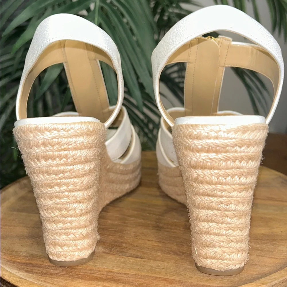 Michael Kors Berkley zipper spadrille Tan and White Sandals